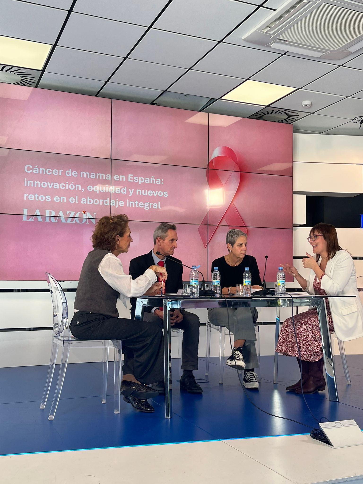 Mesa Redonda Organizada Por El Suplemento A Tu Salud De La Razón.