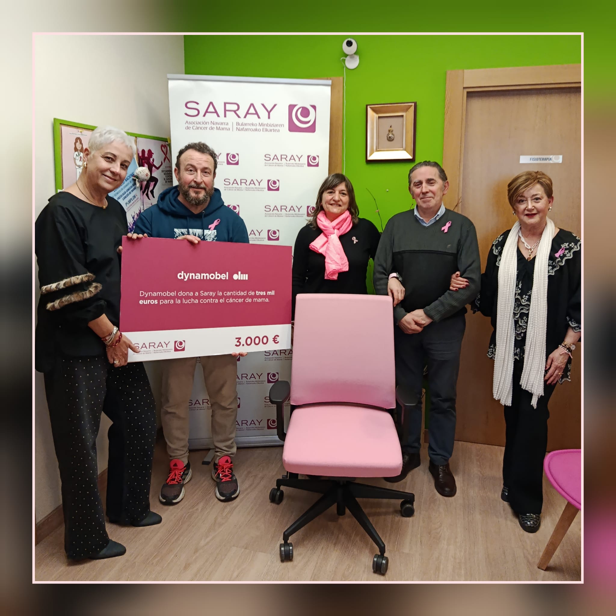 DYNAMOBEL , Compromiso Y Solidaridad En La Silla Solidaria Slat Rosa